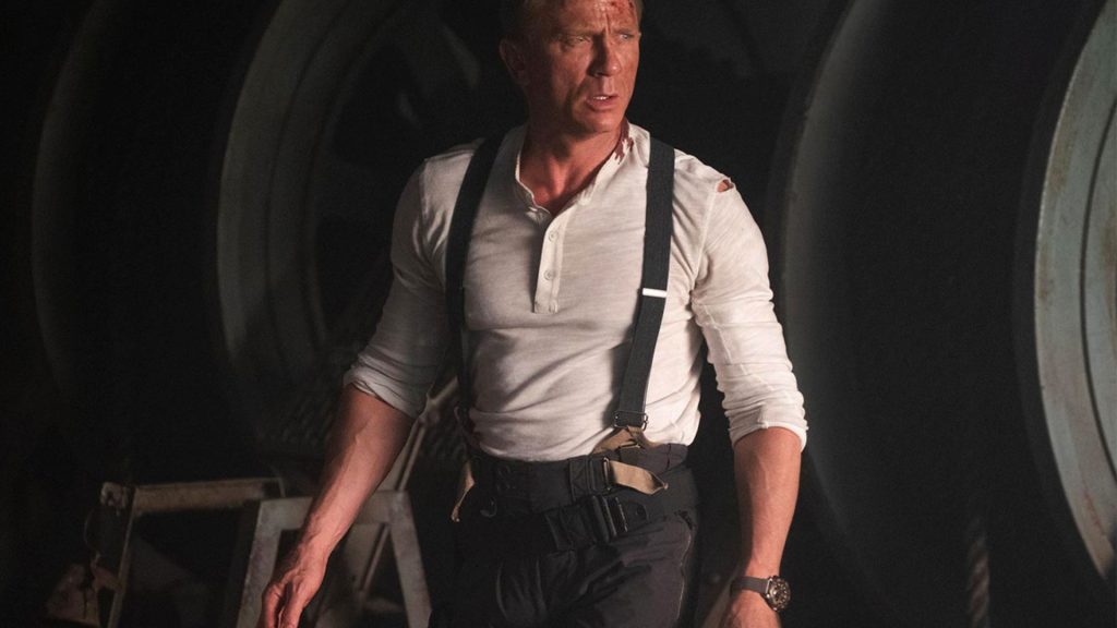 Daniel Craig wearing an Omega watch in a James Bond action scene
